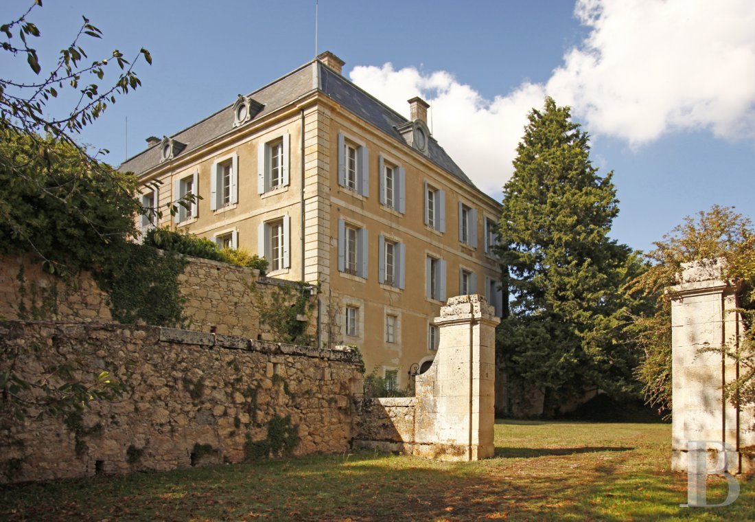 chateaux for sale France midi pyrenees   - 1