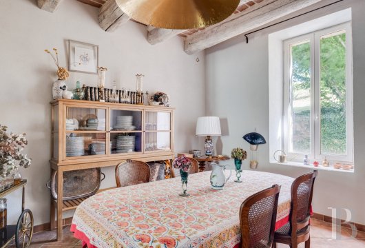 character properties France provence cote dazur   - 6
