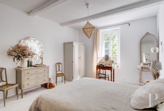 character properties France provence cote dazur   - 11