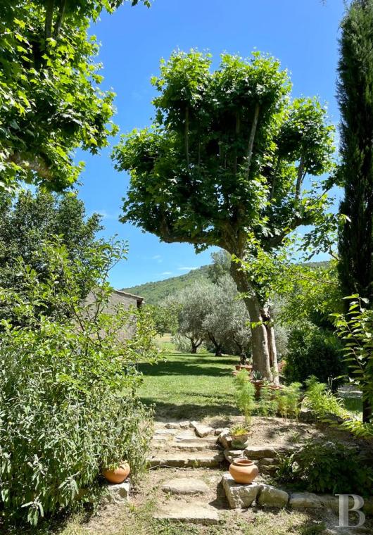 residences and character houses france provence cote dazur   - 2