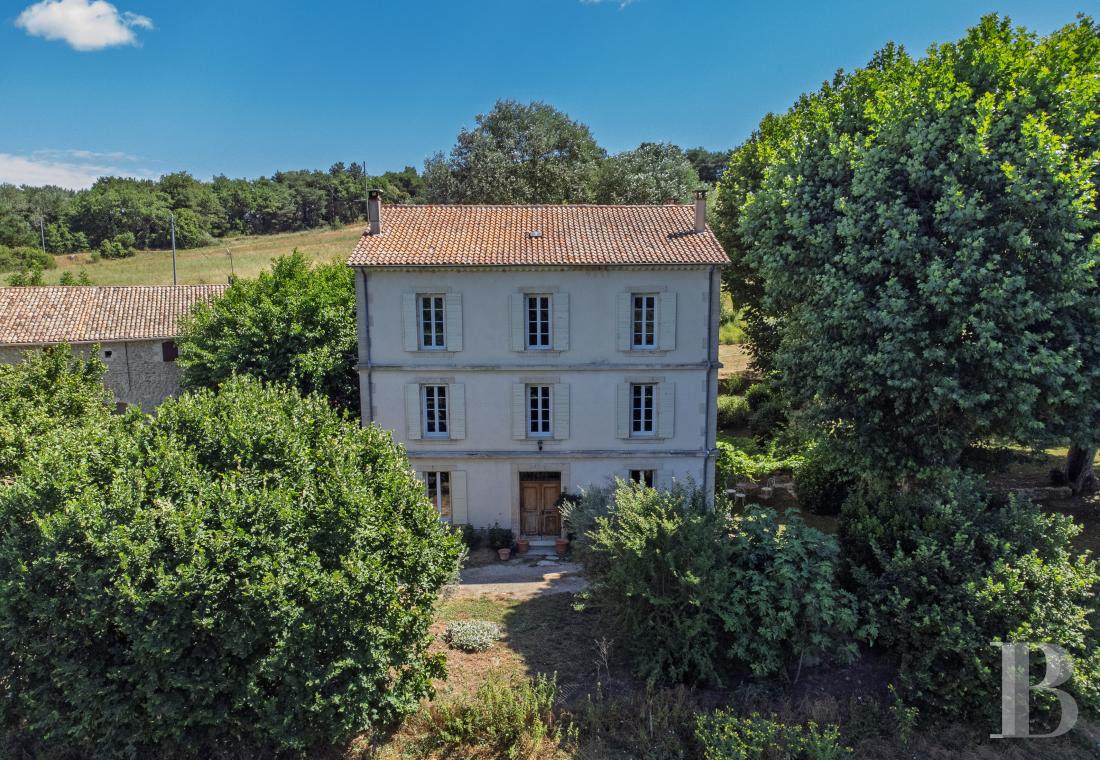 residences and character houses france provence cote dazur   - 1
