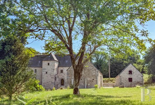 bretagne - Dans le Trégor, à une vingtaine de minutes des premières plages, un manoir des 16e et 17e s. entièrement restauré