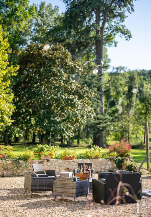 Au nord-est de la Gironde, en limite de la Dordogne, un château de famille du 11e siècle - photo  n°7