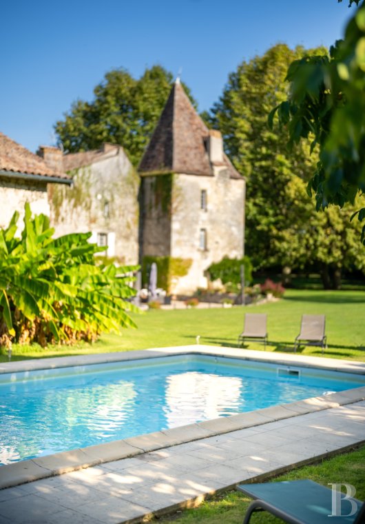 Au nord-est de la Gironde, en limite de la Dordogne, un château de famille du 11e siècle - photo  n°6