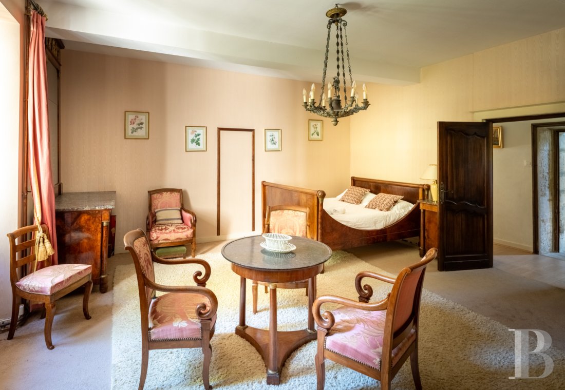 Au nord-est de la Gironde, en limite de la Dordogne, un château de famille du 11e siècle - photo  n°28