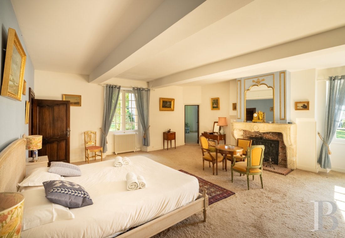 Au nord-est de la Gironde, en limite de la Dordogne, un château de famille du 11e siècle - photo  n°22