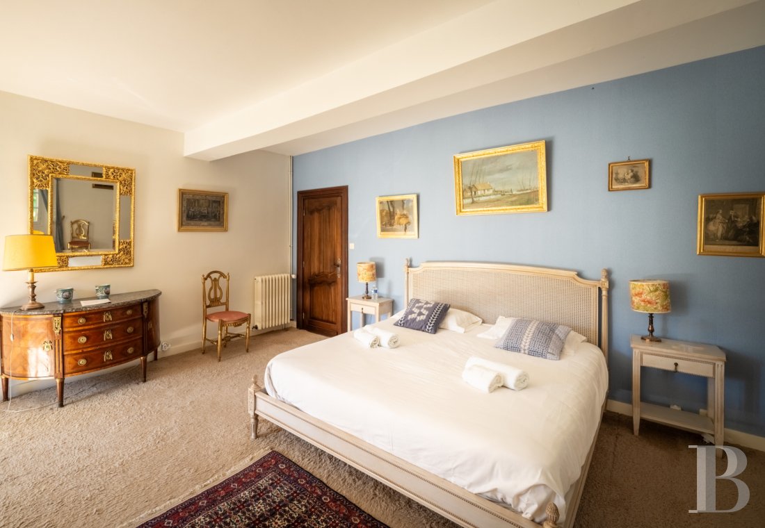 Au nord-est de la Gironde, en limite de la Dordogne, un château de famille du 11e siècle - photo  n°21