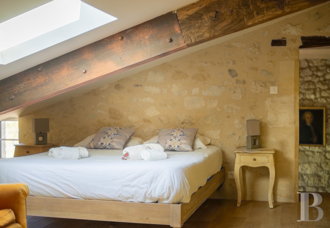 Au nord-est de la Gironde, en limite de la Dordogne, un château de famille du 11e siècle - photo  n°31