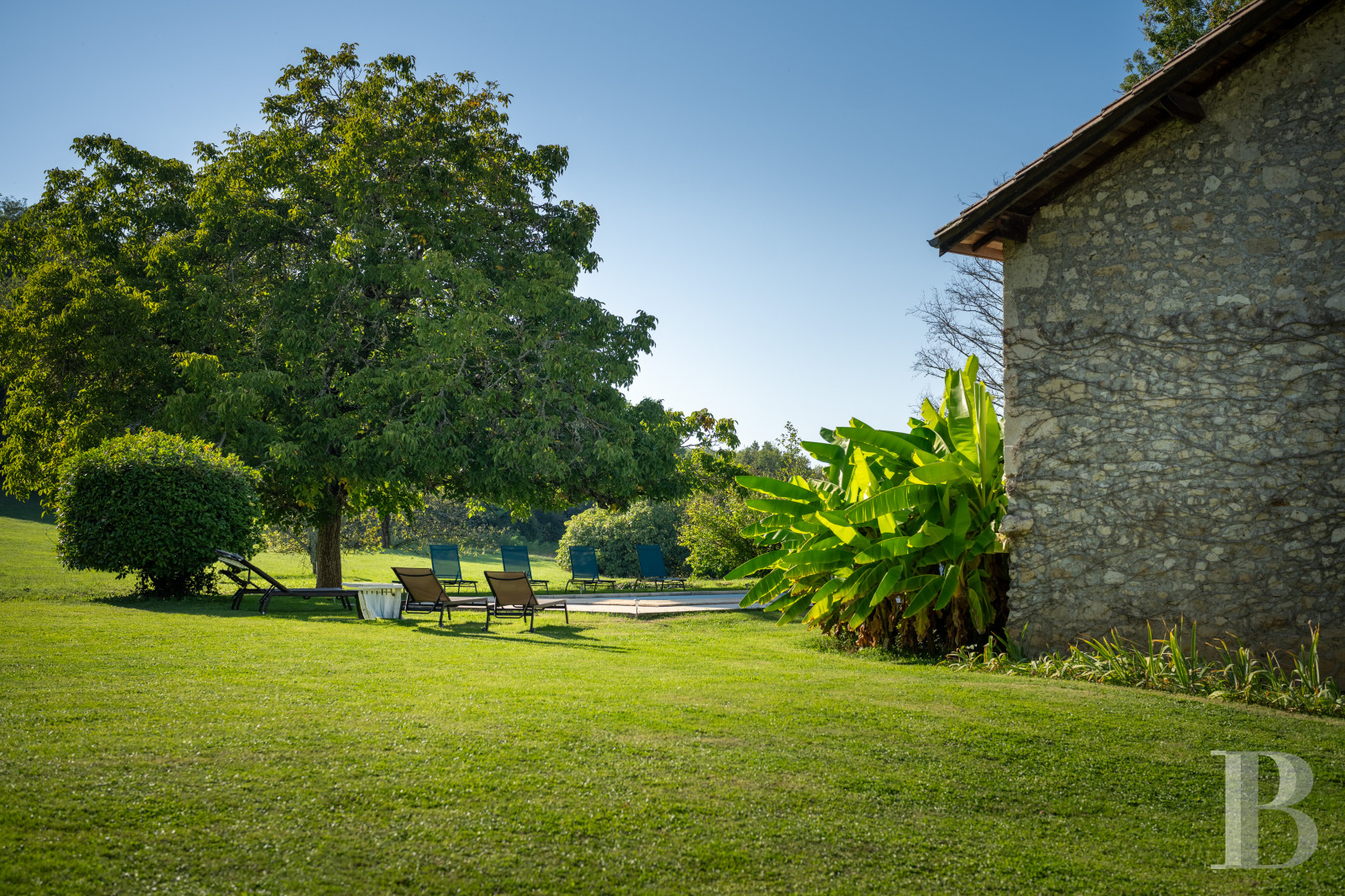 An 11th-century family château bordering the Dordogne in the north-east of Gironde - photo  n°36