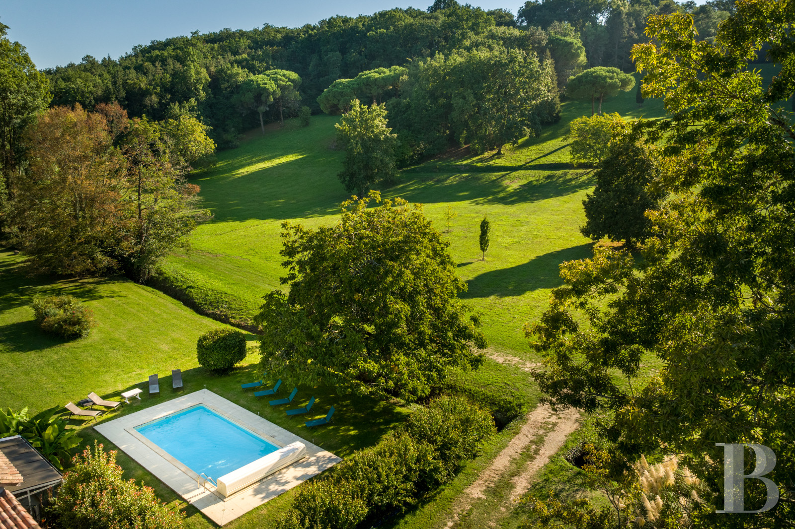 An 11th-century family château bordering the Dordogne in the north-east of Gironde - photo  n°39