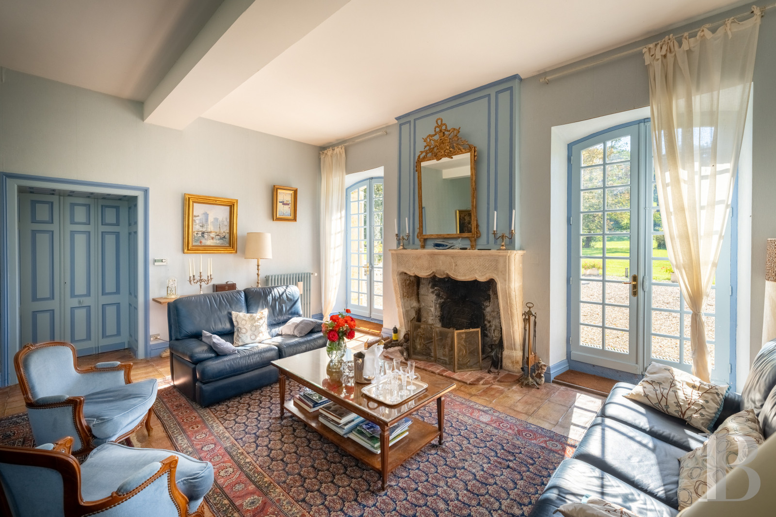 An 11th-century family château bordering the Dordogne in the north-east of Gironde - photo  n°12