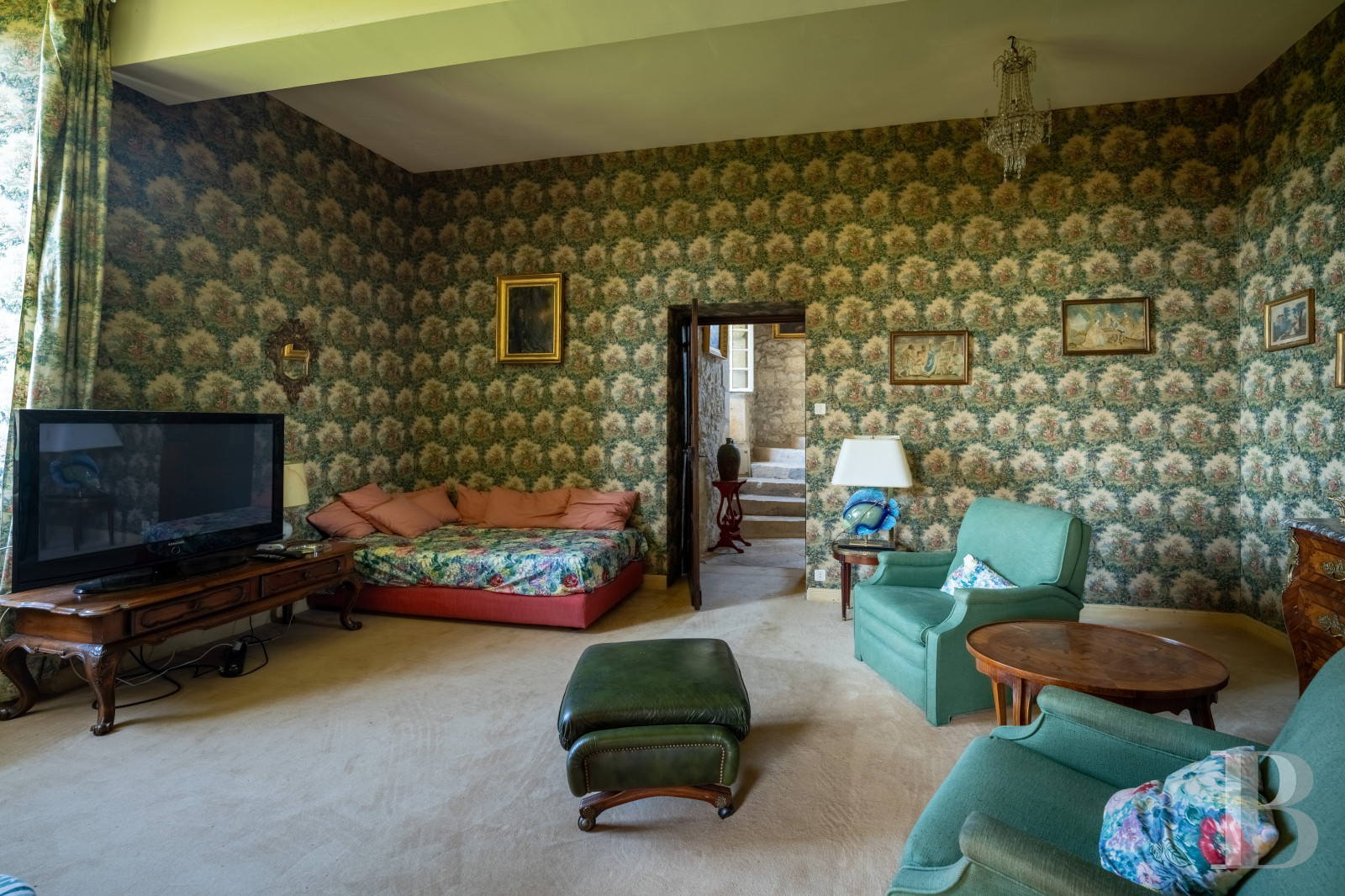 An 11th-century family château bordering the Dordogne in the north-east of Gironde - photo  n°32