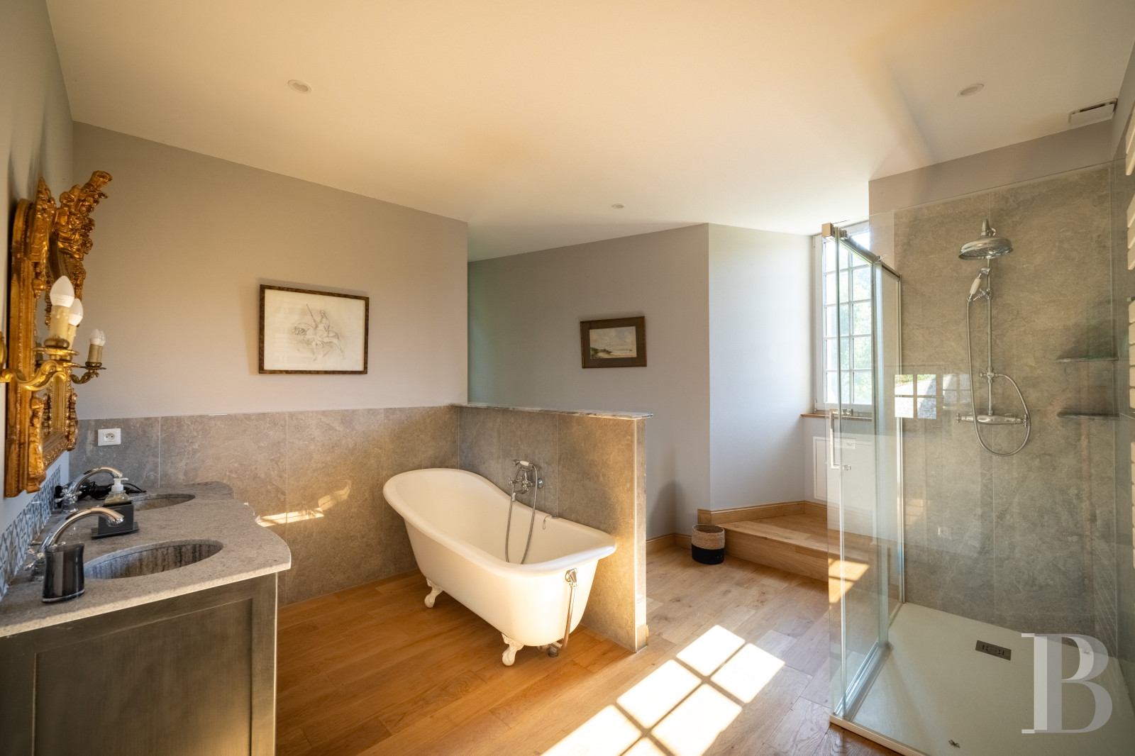 An 11th-century family château bordering the Dordogne in the north-east of Gironde - photo  n°27