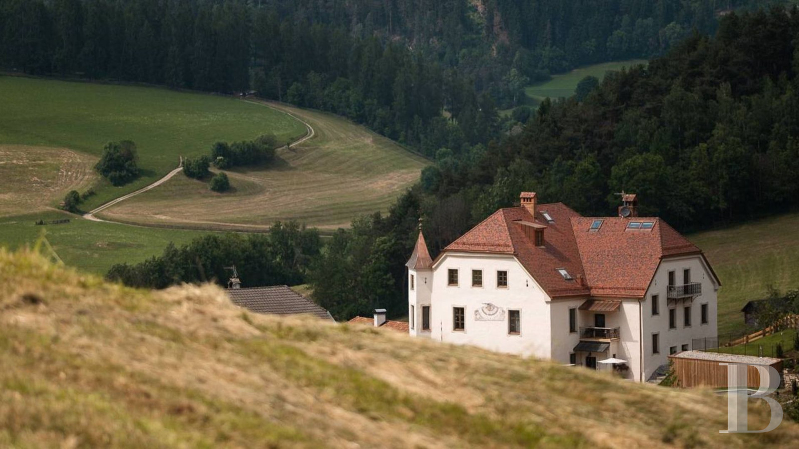Au nord de l’Italie, dans la région du Trentin Haut-Adige, une maison multiséculaire transformée en hôtel raffiné - photo  n°1