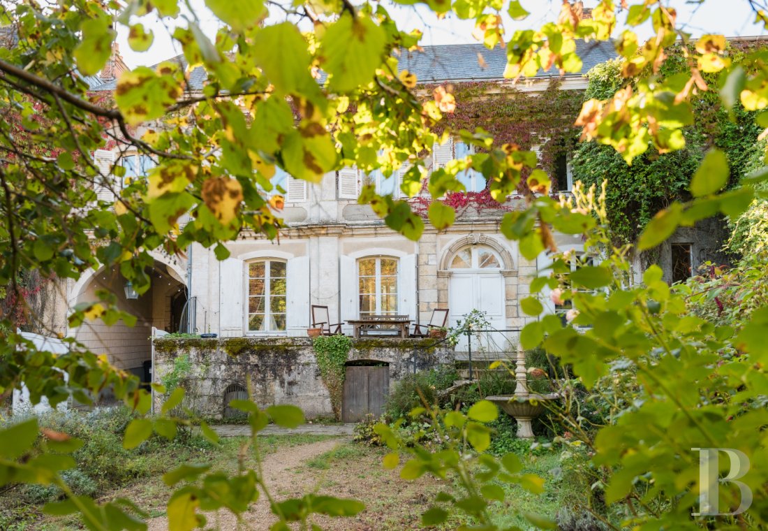 À Malesherbes, dans le Loiret, l’ancienne dépendance du château de Rouville et son jardin en lisière de forêt - photo  n°5