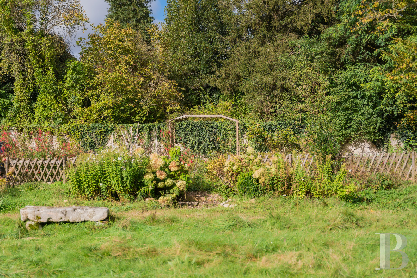 In Malesherbes, in the Loiret region, an 18th-century residence and its garden on the edge of the forest - photo  n°8