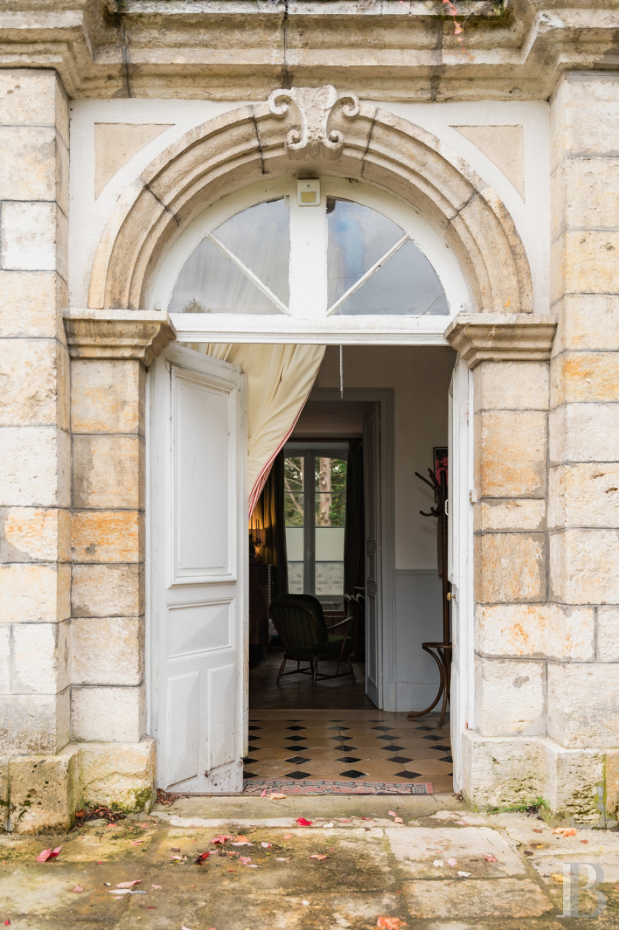 In Malesherbes, in the Loiret region, an 18th-century residence and its garden on the edge of the forest - photo  n°11