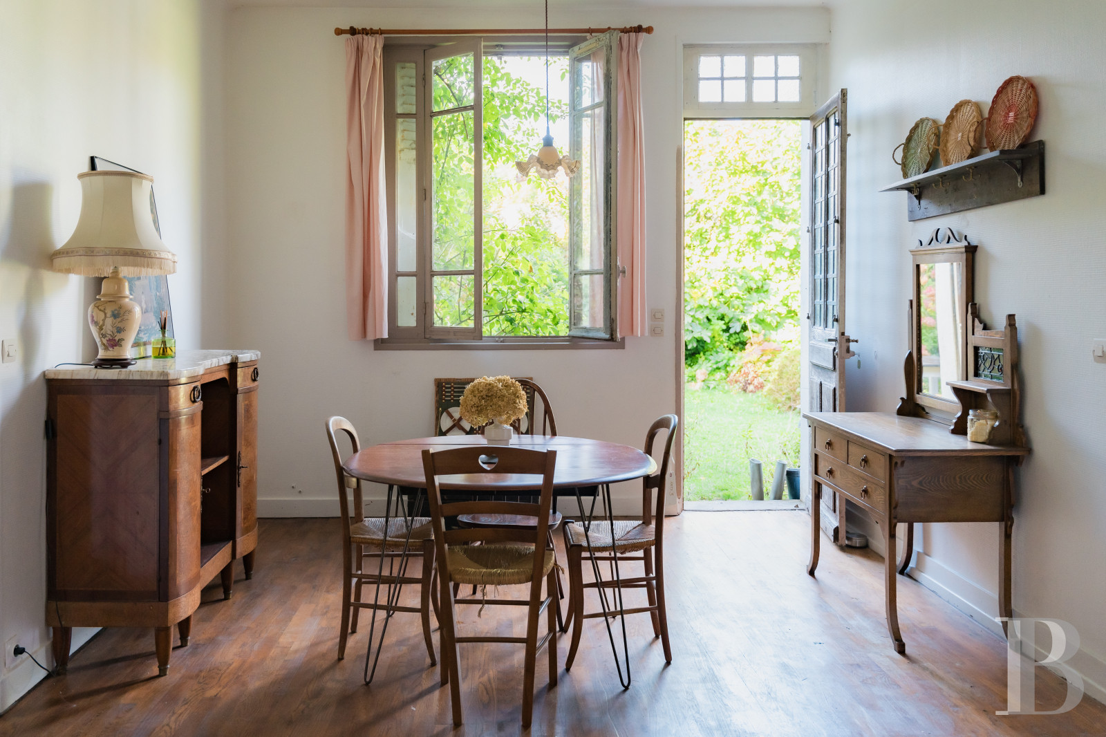 In Malesherbes, in the Loiret region, an 18th-century residence and its garden on the edge of the forest - photo  n°59