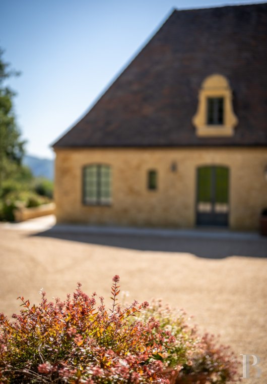 A country manor built in 17th century Périgord style south of Sarlat-la-Caneda in the Dordogne - photo  n°42