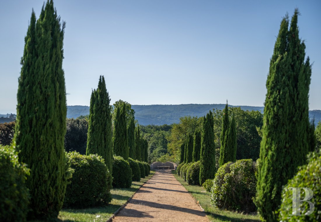 A country manor built in 17th century Périgord style south of Sarlat-la-Caneda in the Dordogne - photo  n°29