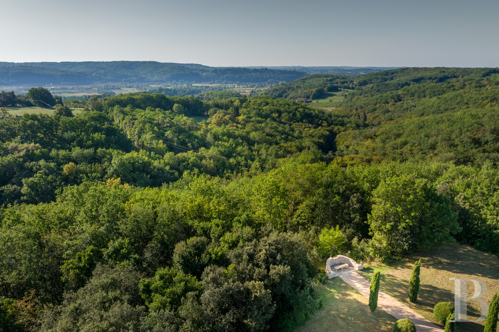 A country manor built in 17th century Périgord style south of Sarlat-la-Caneda in the Dordogne - photo  n°40