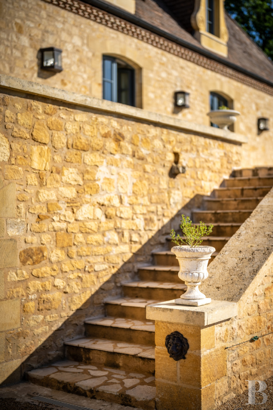 A country manor built in 17th century Périgord style south of Sarlat-la-Caneda in the Dordogne - photo  n°8
