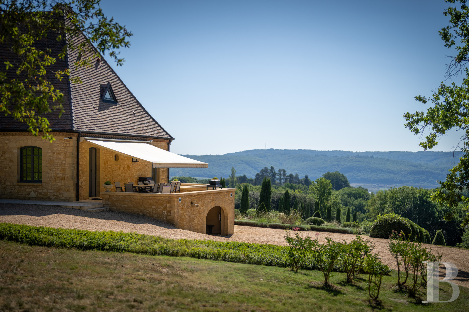 A country manor built in 17th century Périgord style south of Sarlat-la-Caneda in the Dordogne - photo  n°9