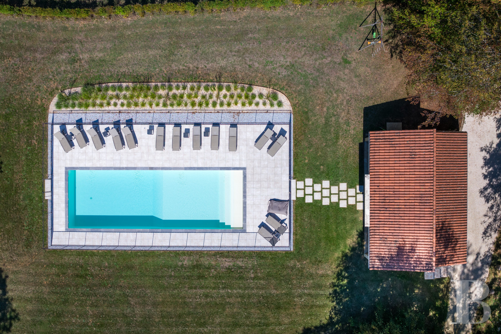 A country manor built in 17th century Périgord style south of Sarlat-la-Caneda in the Dordogne - photo  n°7