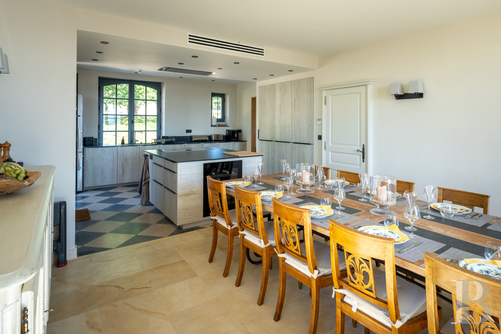 A country manor built in 17th century Périgord style south of Sarlat-la-Caneda in the Dordogne - photo  n°15