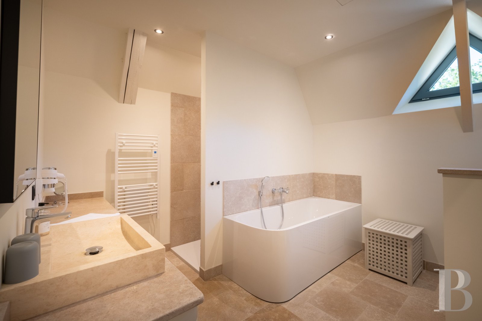 A country manor built in 17th century Périgord style south of Sarlat-la-Caneda in the Dordogne - photo  n°26