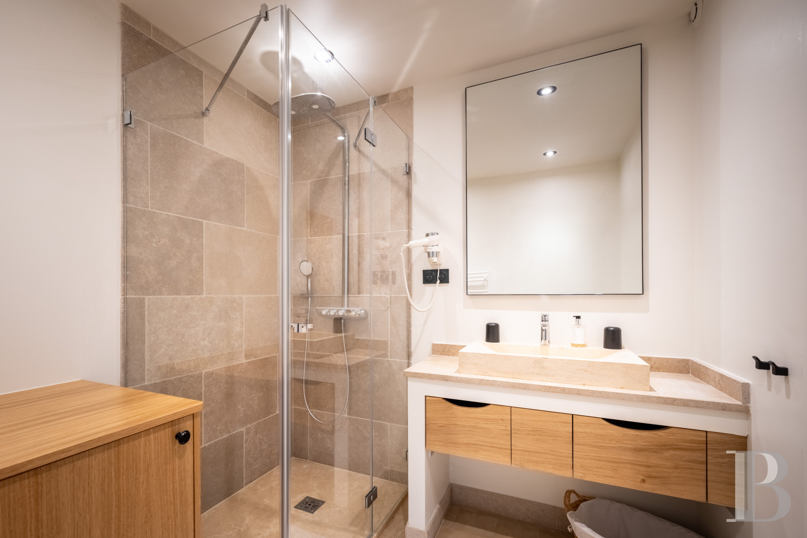 A country manor built in 17th century Périgord style south of Sarlat-la-Caneda in the Dordogne - photo  n°21