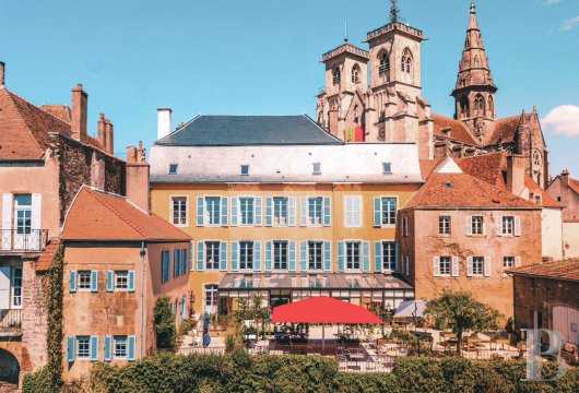 burgundy - An authentic 18th-century townhouse converted into a B&B and restaurant  in the heart of the historic district of Semur-en-Auxois 