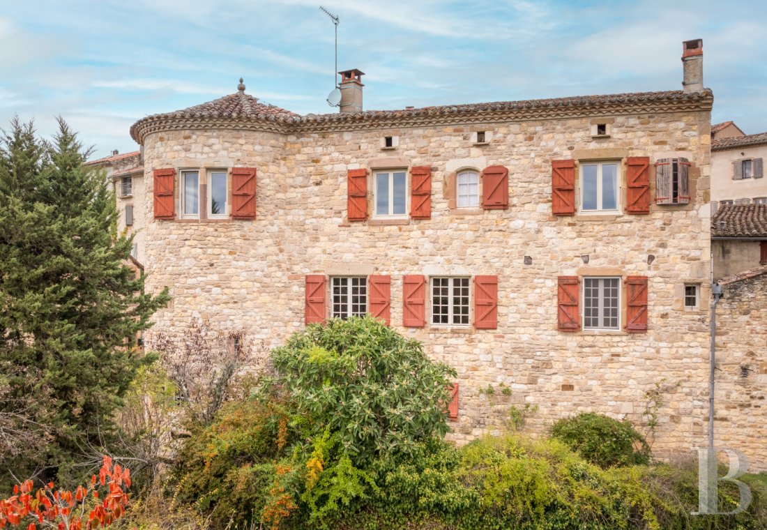 maisons de village à vendre - midi-pyrenees - Au cœur de Cordes-sur-Ciel, emblématique cité médiévale du 13e s.,  une maison de maître et son jardin en terrasse