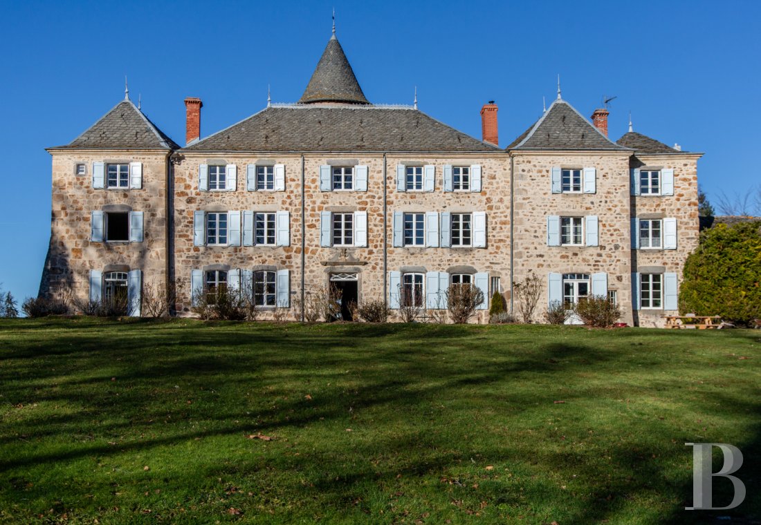 chateaux a vendre auvergne   - 1