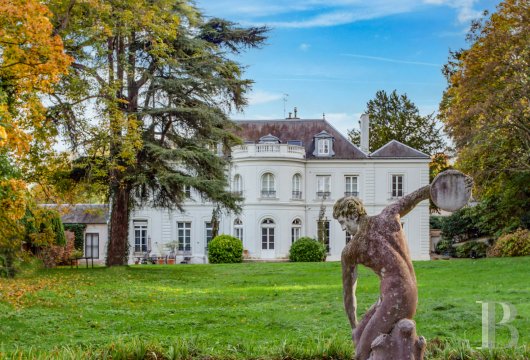 ile-de-france - À 30 min au sud de Paris, dans un château du 18e s.,  un appartement de 195 m² avec son décor d'origine et son jardin