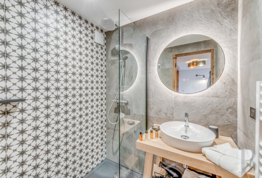 A former village house completely renovated to create a luxurious chalet in Tignes-les-Brévières in Savoie - photo  n°13