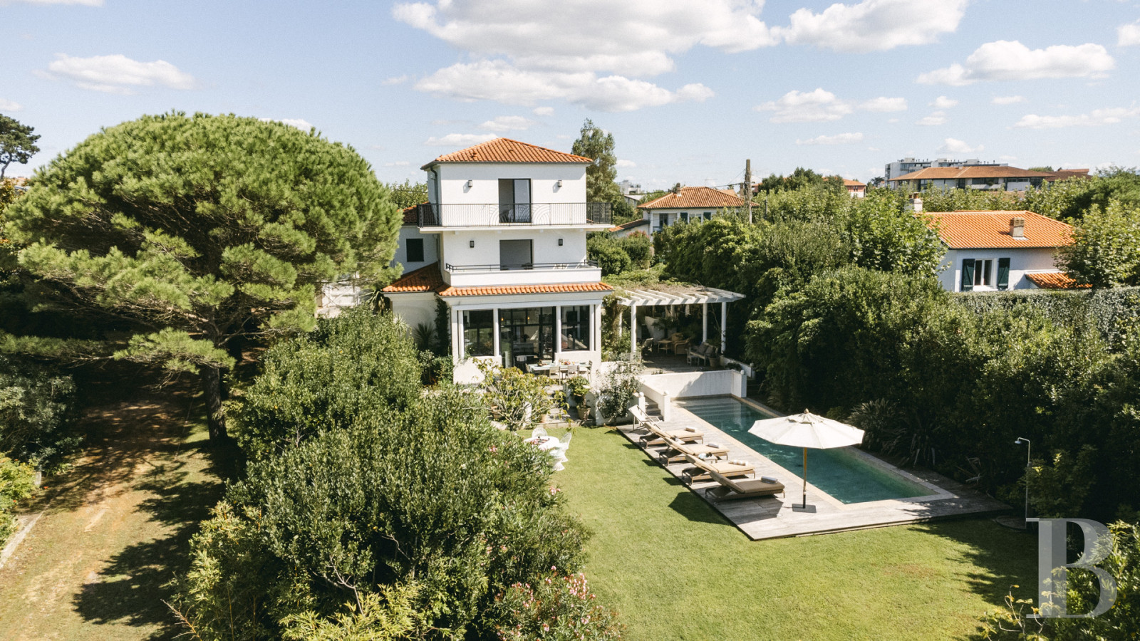 A 1920s house overlooking the ocean in Anglet, between Bayonne and Biarritz - photo  n°1