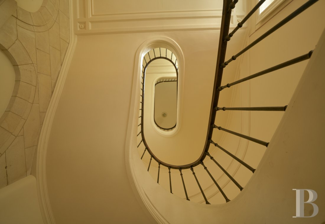 Dans le Val de Loire, près de Sancerre, un château du 18e siècle au milieu des vignes - photo  n°15