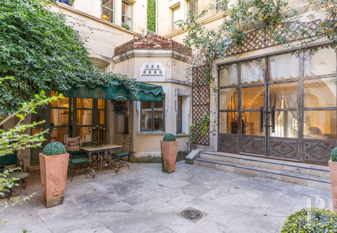 A flat in a private mansion in the Arles Mannerist style in Tarascon, the emblematic city of the Counts of Provence - photo  n°8