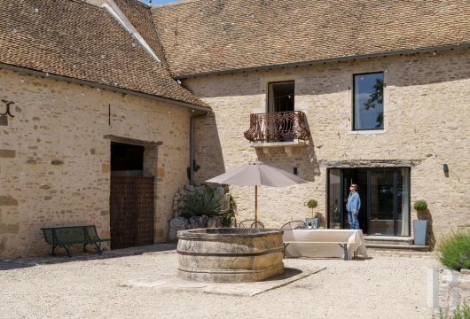 A village house opening out onto the countryside between Beaune and Meursault in the Côte d'Or  - photo  n°3