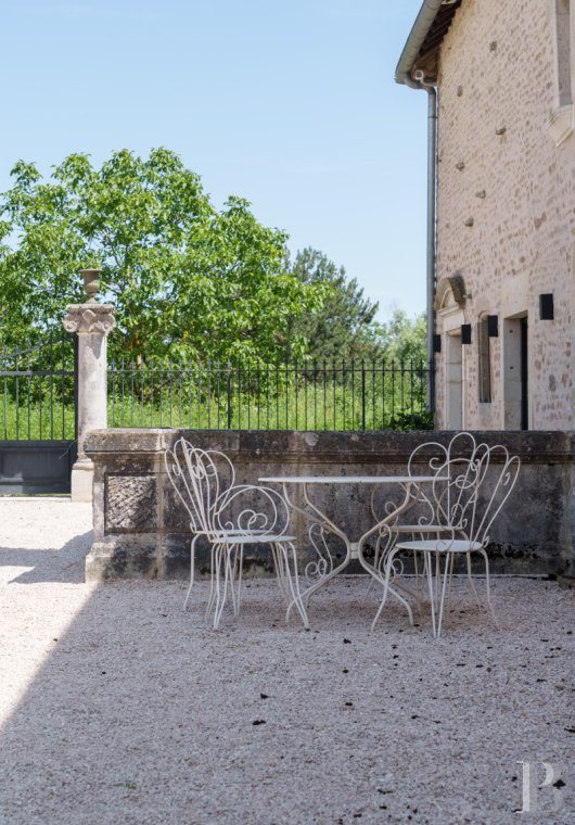 A village house opening out onto the countryside between Beaune and Meursault in the Côte d'Or  - photo  n°7