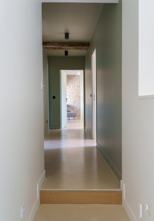 A village house opening out onto the countryside between Beaune and Meursault in the Côte d'Or  - photo  n°16