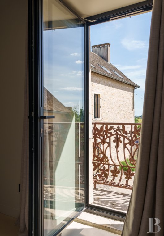 A village house opening out onto the countryside between Beaune and Meursault in the Côte d'Or  - photo  n°19