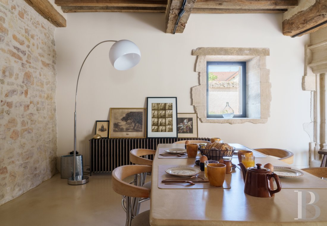 A village house opening out onto the countryside between Beaune and Meursault in the Côte d'Or  - photo  n°14