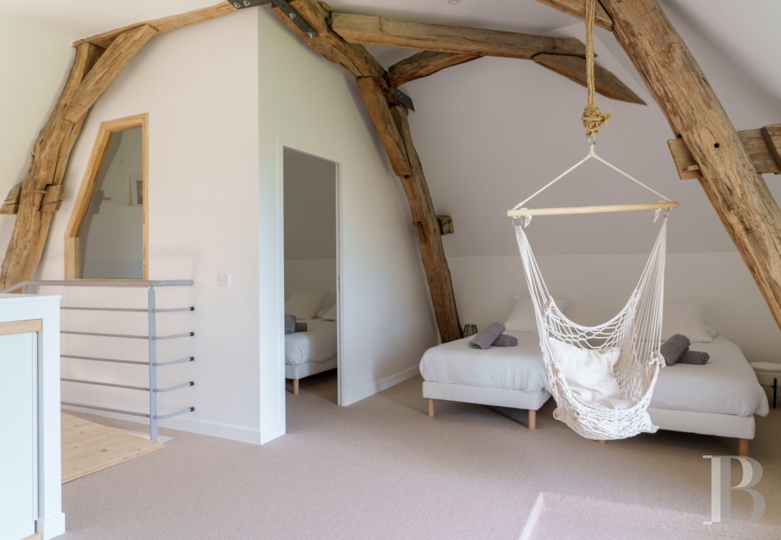 A village house opening out onto the countryside between Beaune and Meursault in the Côte d'Or  - photo  n°30