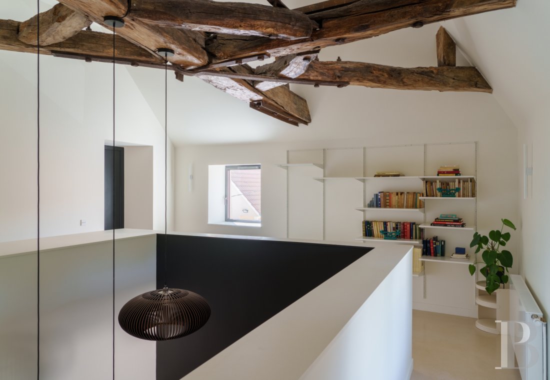 A village house opening out onto the countryside between Beaune and Meursault in the Côte d'Or  - photo  n°18