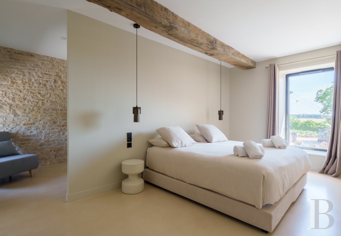 A village house opening out onto the countryside between Beaune and Meursault in the Côte d'Or  - photo  n°21