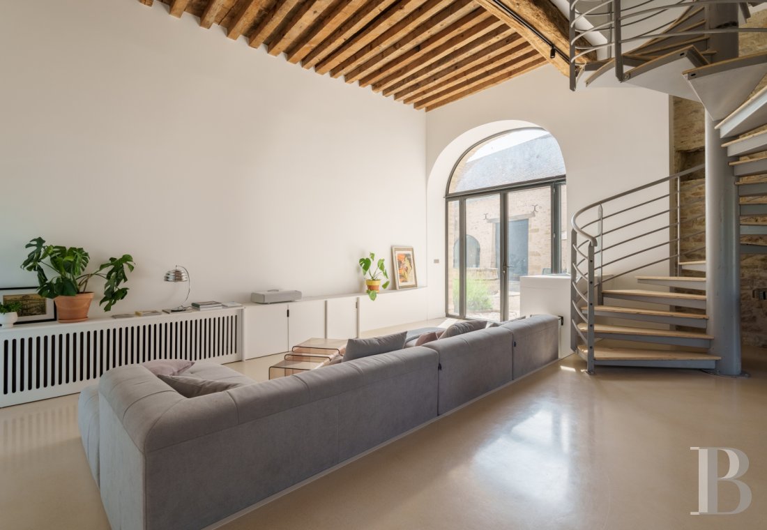 A village house opening out onto the countryside between Beaune and Meursault in the Côte d'Or  - photo  n°22