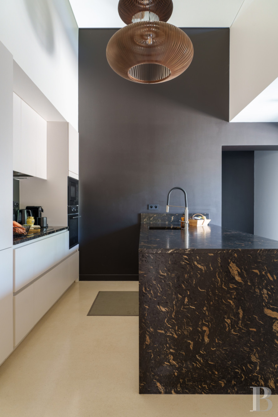 A village house opening out onto the countryside between Beaune and Meursault in the Côte d'Or  - photo  n°16