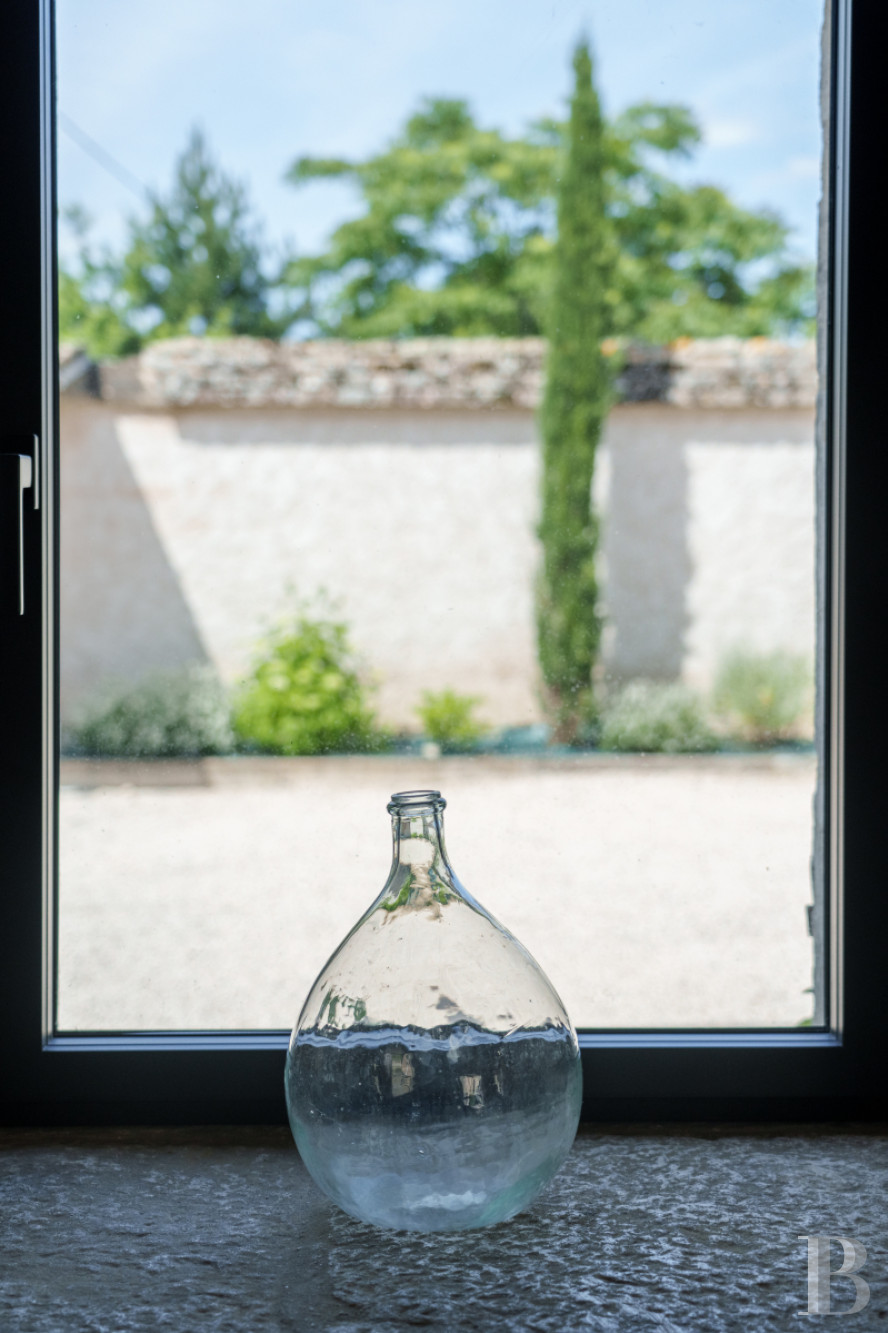 A village house opening out onto the countryside between Beaune and Meursault in the Côte d'Or  - photo  n°15